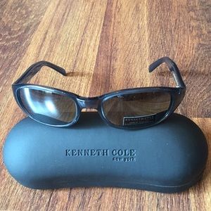 KENNETH COLE Sunglasses & Case